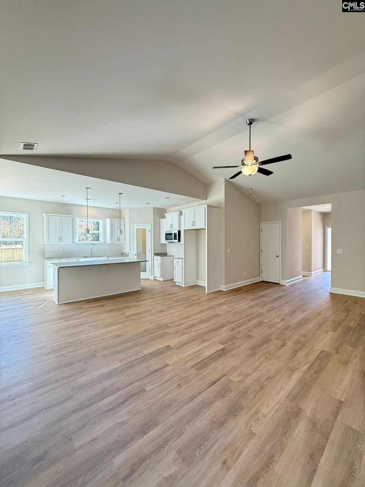 110 S Cub Lane Photo 32