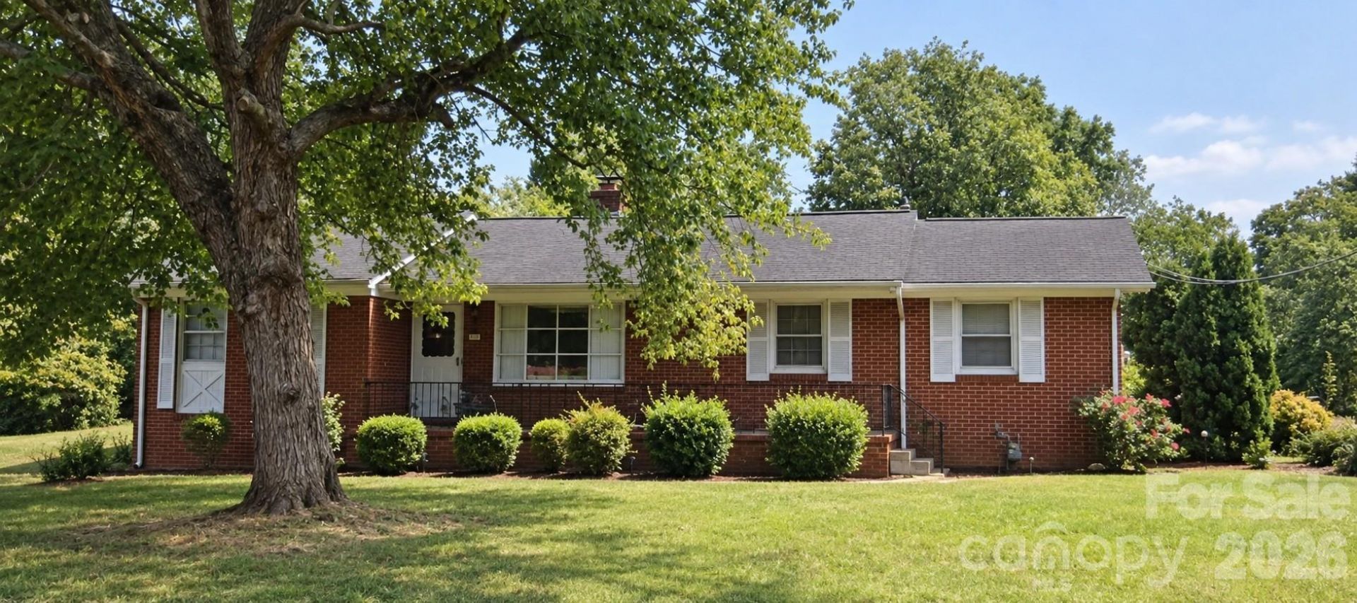 1416 36th Avenue Ne, Hickory, NC 28601 Main Photo