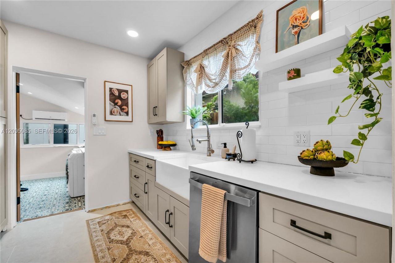 467 NE 55th Ter, Miami, FL 33137 Photo