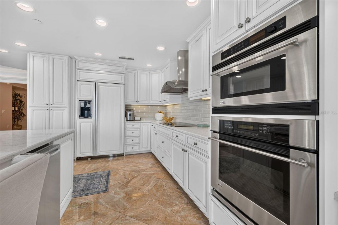 400 Beach Drive Ne, Unit 1004, Saint Petersburg, FL 33701 Photo