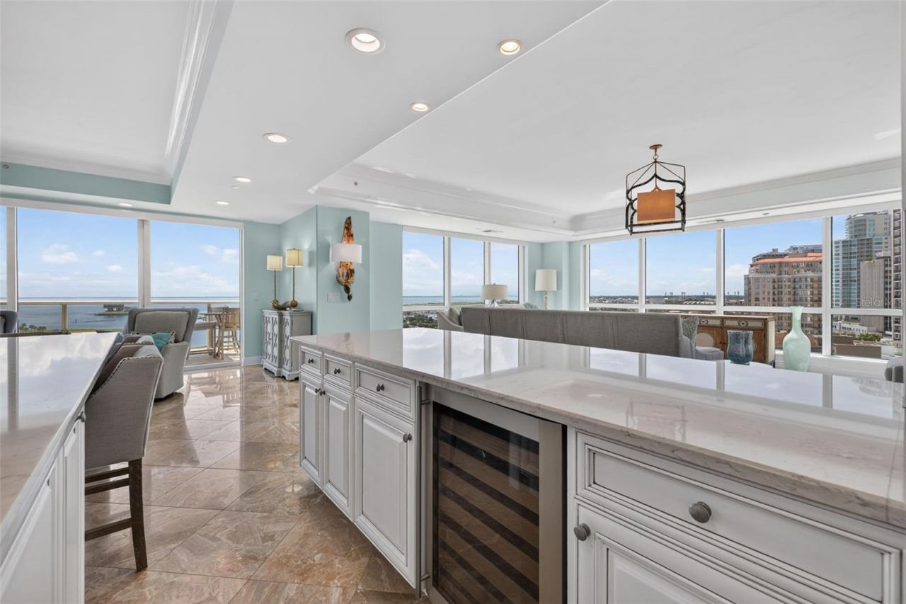 400 Beach Drive Ne, Unit 1004, Saint Petersburg, FL 33701 Photo