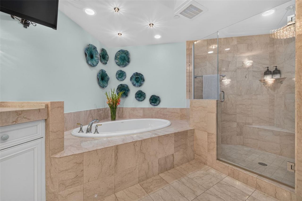 400 Beach Drive Ne, Unit 1004, Saint Petersburg, FL 33701 Photo