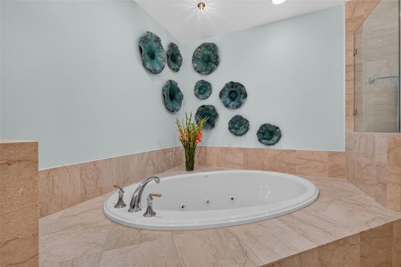 400 Beach Drive Ne, Unit 1004, Saint Petersburg, FL 33701 Photo