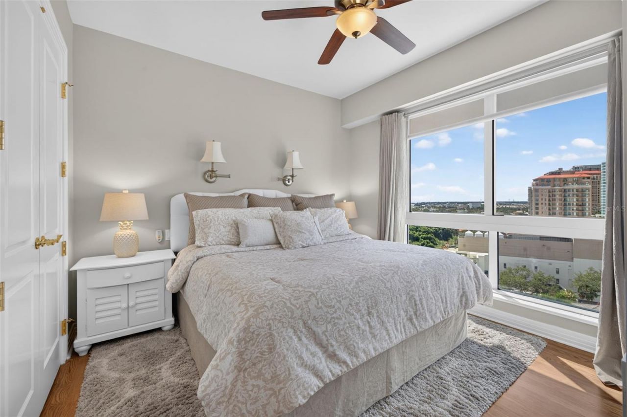 400 Beach Drive Ne, Unit 1004, Saint Petersburg, FL 33701 Photo