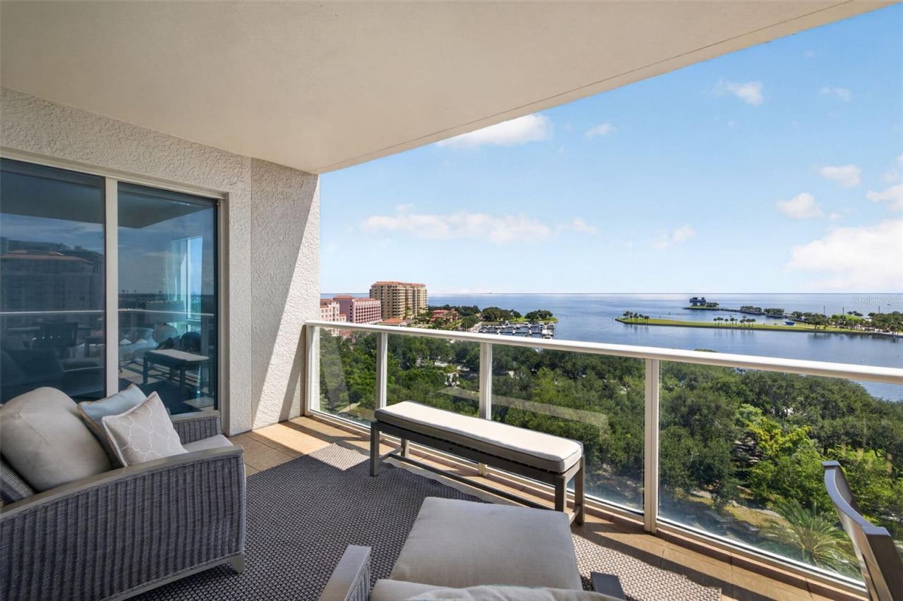 400 Beach Drive Ne, Unit 1004, Saint Petersburg, FL 33701 Photo