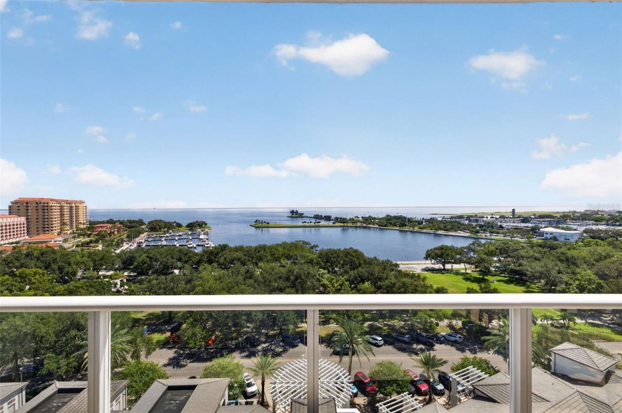 400 Beach Drive Ne, Unit 1004, Saint Petersburg, FL 33701 Photo