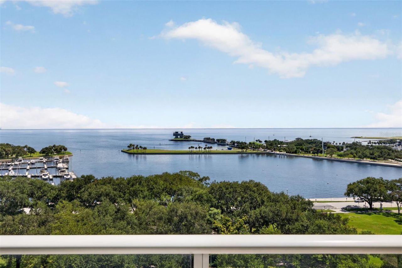 400 Beach Drive Ne, Unit 1004, Saint Petersburg, FL 33701 Photo