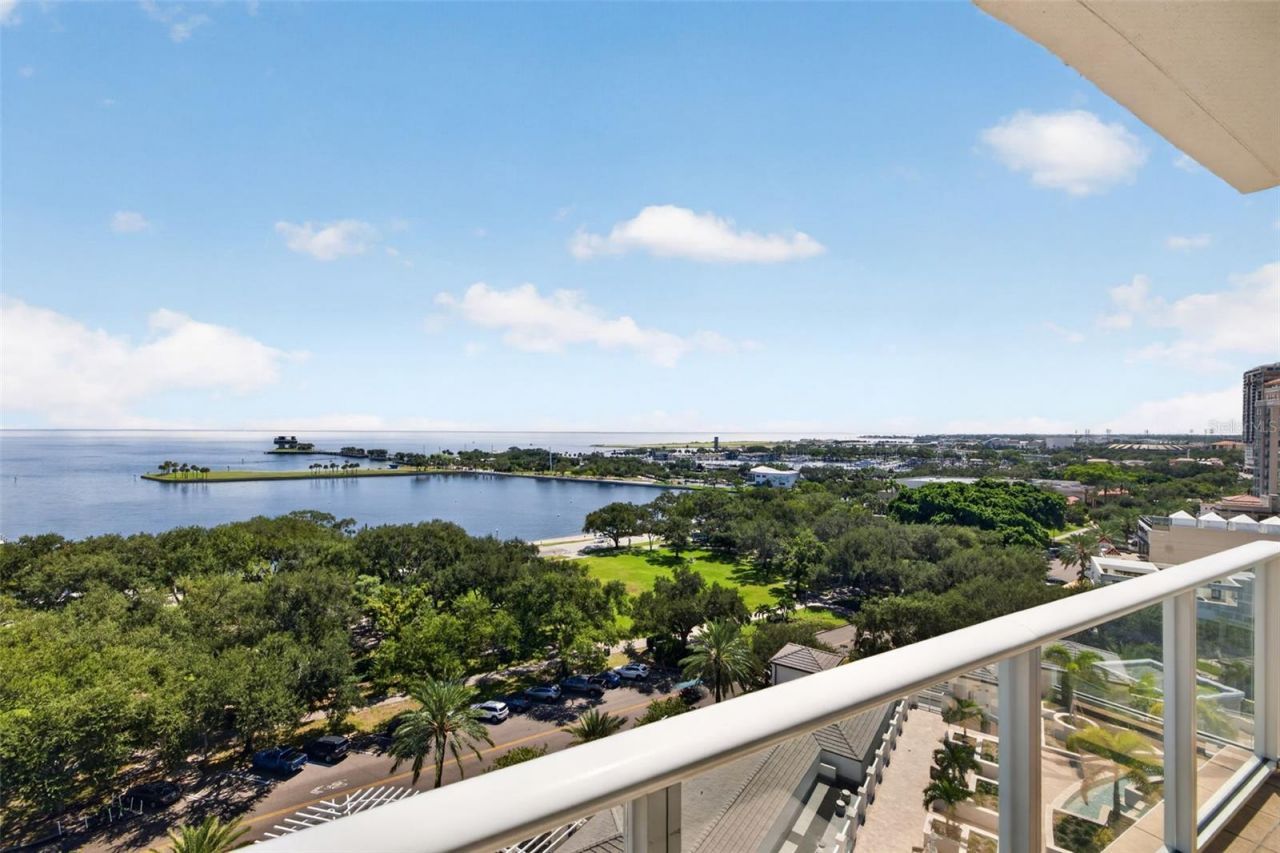 400 Beach Drive Ne, Unit 1004, Saint Petersburg, FL 33701 Photo