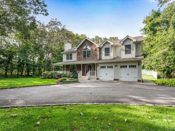53 State Place , Huntington, NY 11743