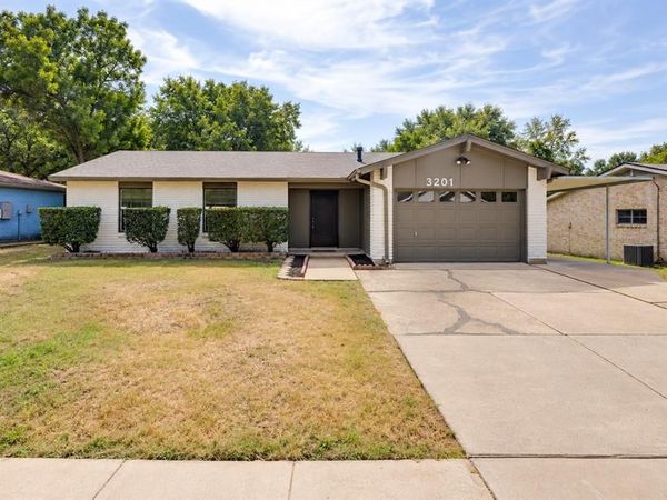 3201 Winderemere Drive, Arlington, TX 76014