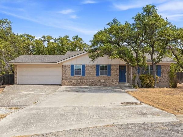 102 Broadmoor Circle , Brownwood, TX 76801