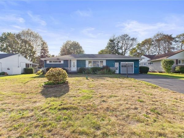 207 Sandra Drive , Syracuse, NY 13212
