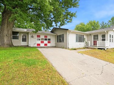 53 9TH Street, WOODBINE, IA 51579