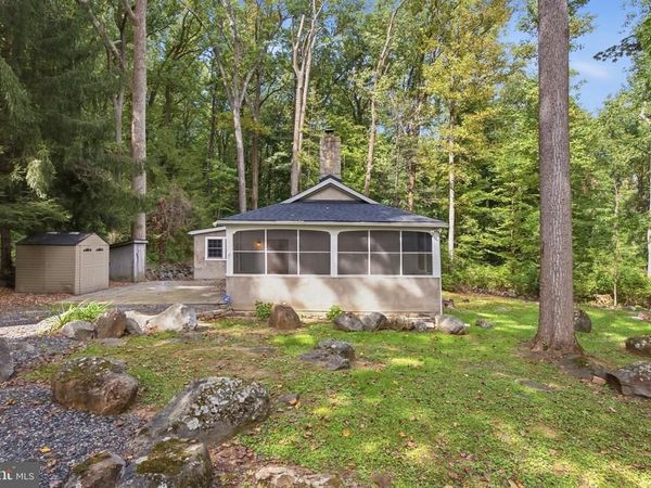 1819 SNYDER ROAD, GREEN LANE, PA 18054