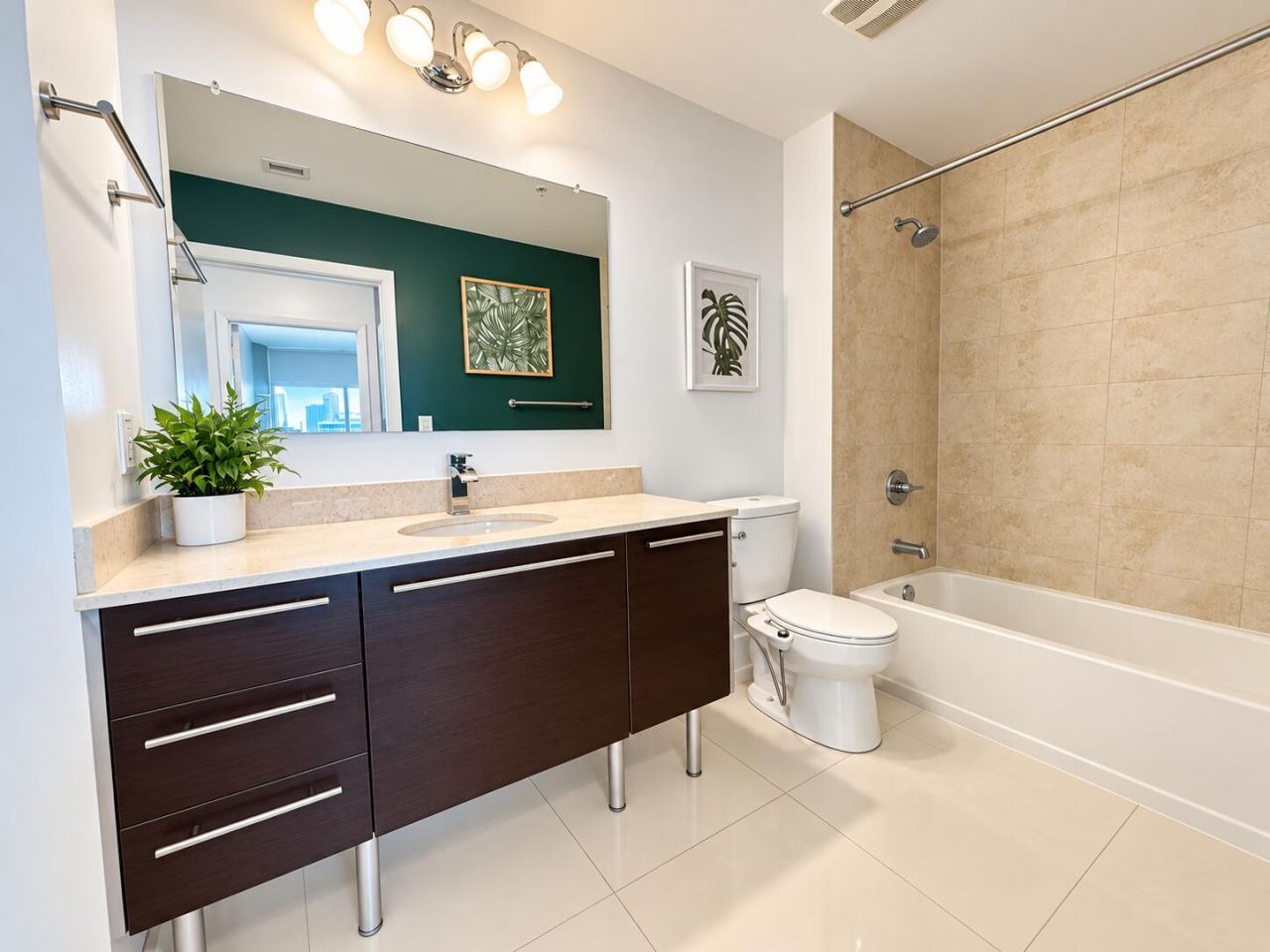 1900 N Bayshore Drive, Unit 2604, Miami, FL 33132 Photo
