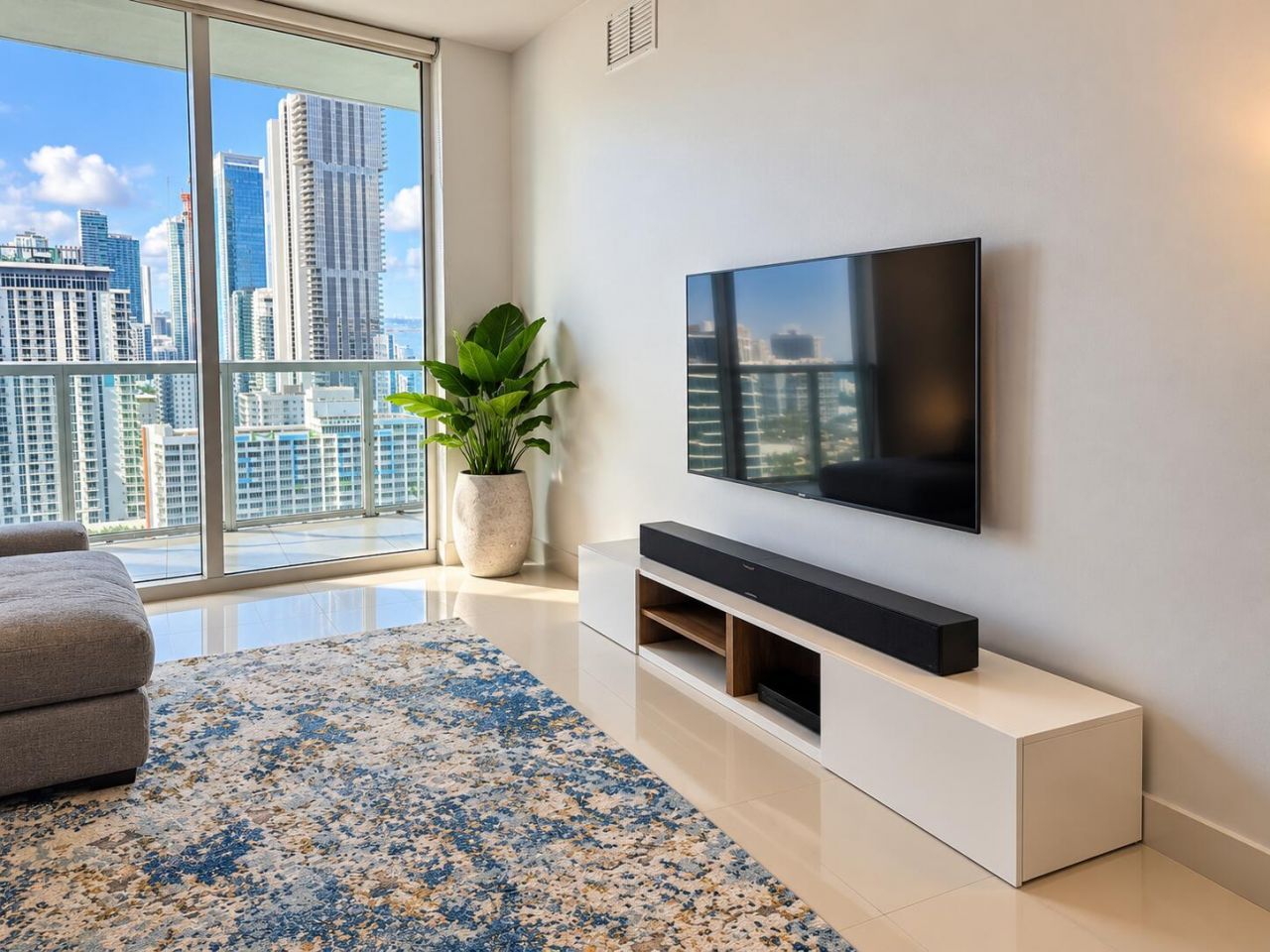 1900 N Bayshore Drive, Unit 2604, Miami, FL 33132 Photo