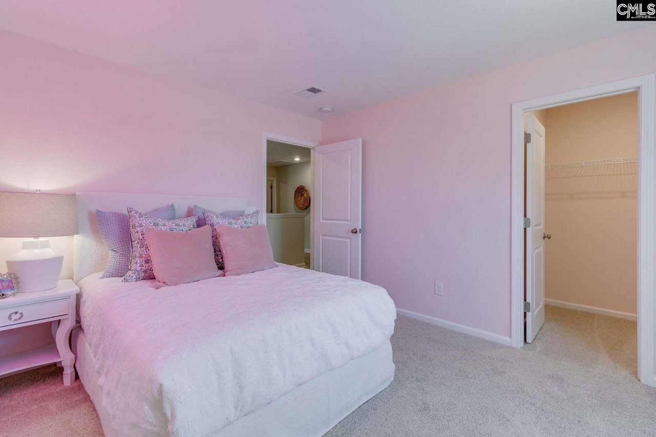 210 Denington Drive Photo 31