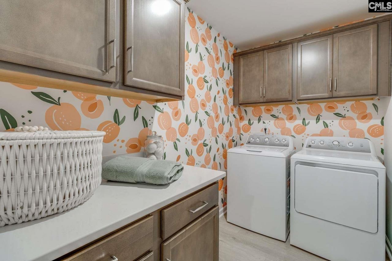 210 Denington Drive Photo 36