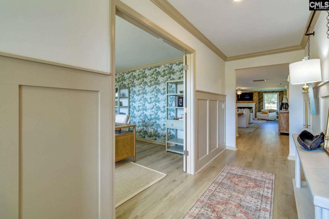 210 Denington Drive Photo 6