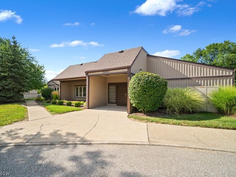 9620 Cove Drive, North Royalton, OH 44133 Photo 3