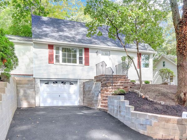 66 Washington Street , East Setauket, NY 11733