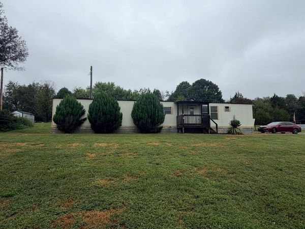 125 Deerfield Lane , Statesville, NC 28677