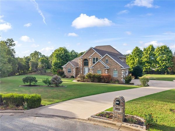 645 N Riding Ridge Lane , Fayetteville, AR 72704