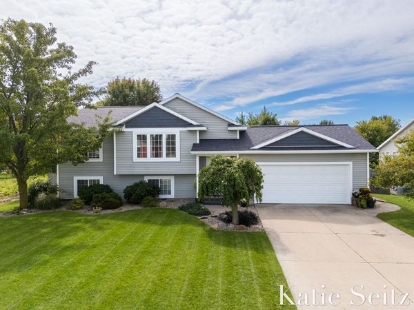 7540 Katie Lane, Hudsonville, MI 49426