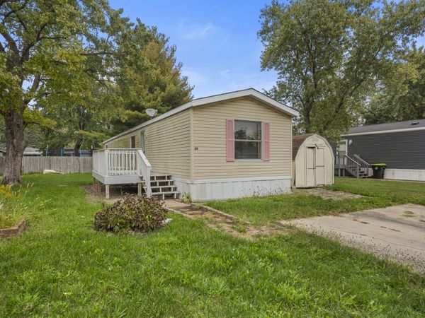 29 Pulaski Street, Mahomet, IL 61853