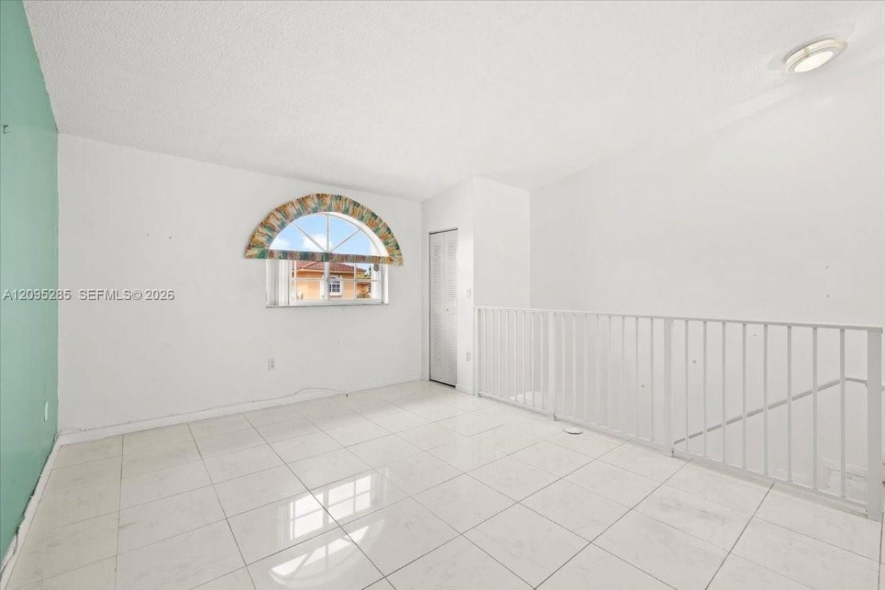 3554 W 80th St , Unit 202, Hialeah, FL 33018 Photo