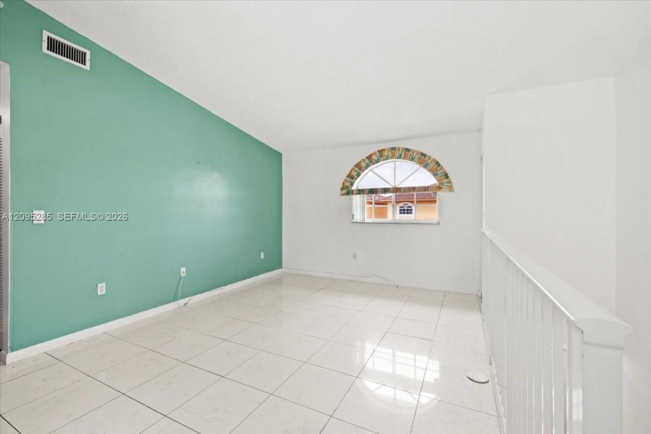 3554 W 80th St , Unit 202, Hialeah, FL 33018 Photo