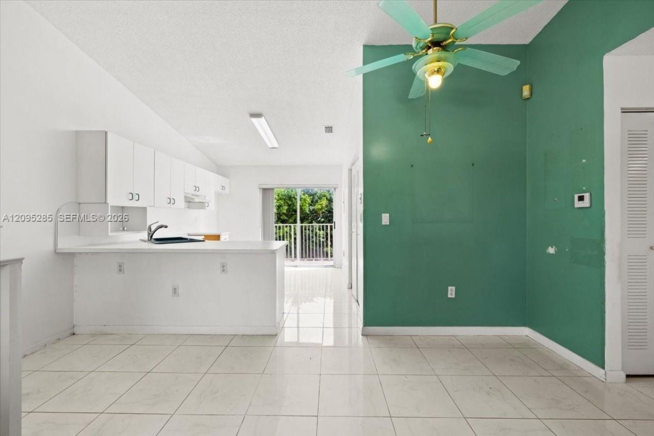 3554 W 80th St , Unit 202, Hialeah, FL 33018 Photo