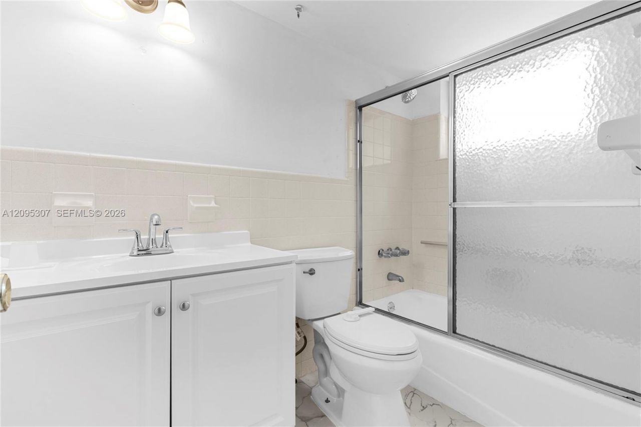 2050 NE 39th St, Unit W112, Lighthouse Point, FL 33064 Photo