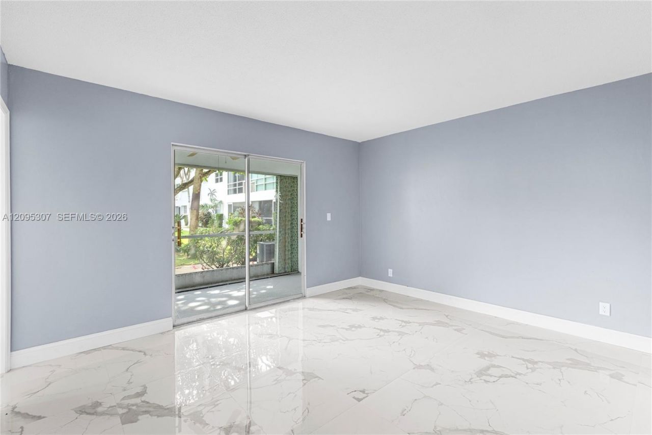 2050 NE 39th St, Unit W112, Lighthouse Point, FL 33064 Photo