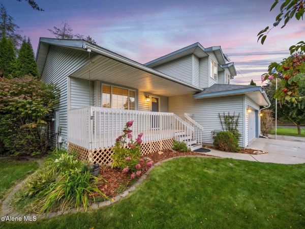821 W Cheyenne AVE, Hayden, ID 83835