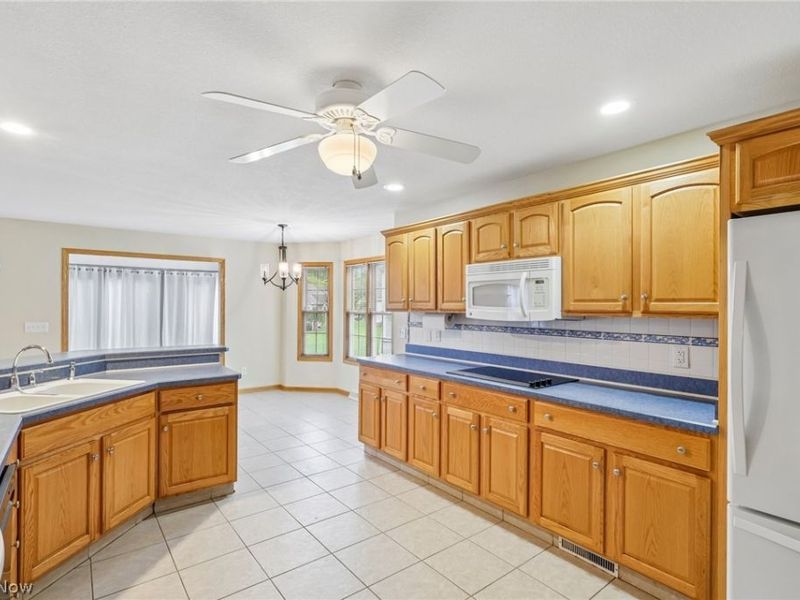 7007 Clingan Road, Unit 85, Poland, OH 44514 Photo 18
