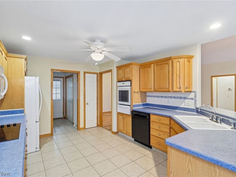 7007 Clingan Road, Unit 85, Poland, OH 44514 Photo 20