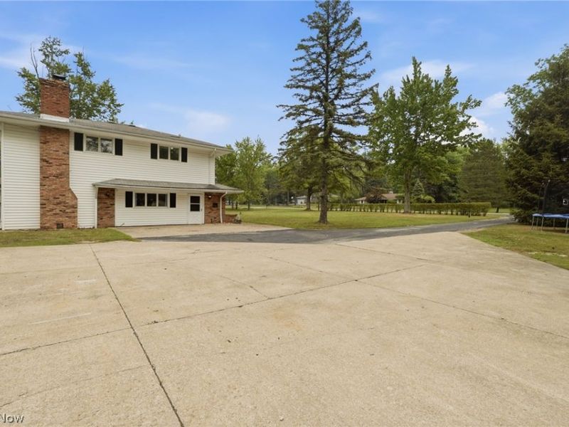 13034 Stratford Trail, Chesterland, OH 44026 Photo 7