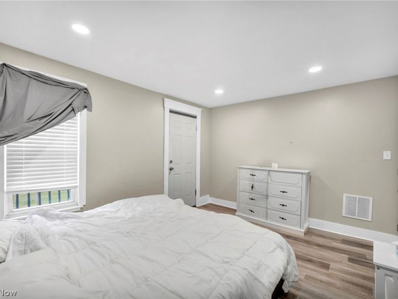 2235 E 101st Street, Cleveland, OH 44106 Photo 15