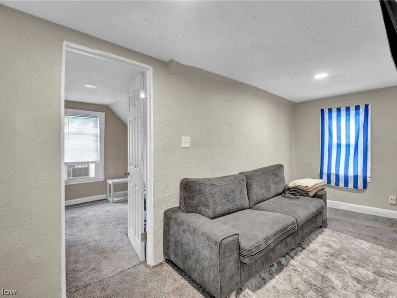 2235 E 101st Street, Cleveland, OH 44106 Photo 35