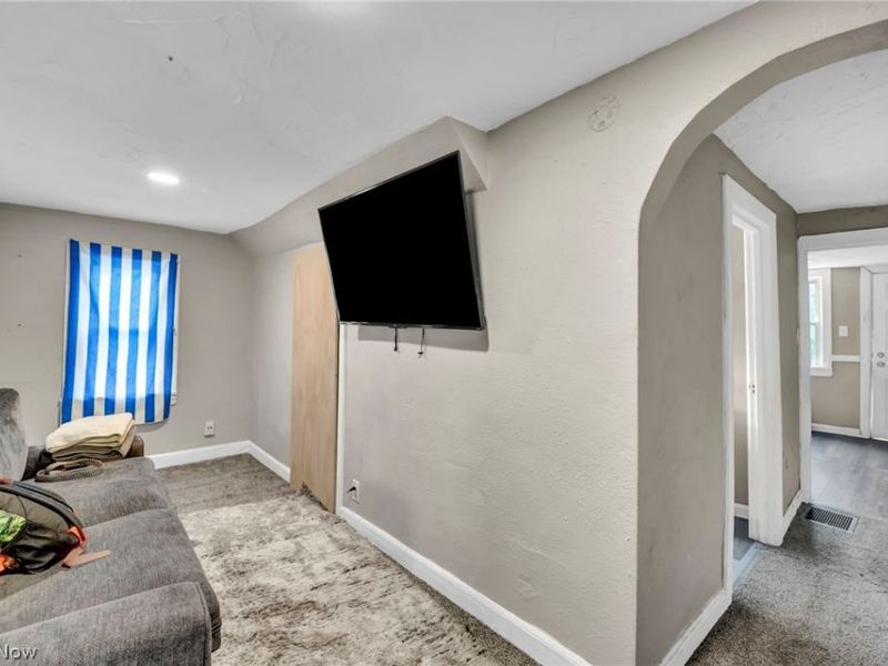 2235 E 101st Street, Cleveland, OH 44106 Photo 36
