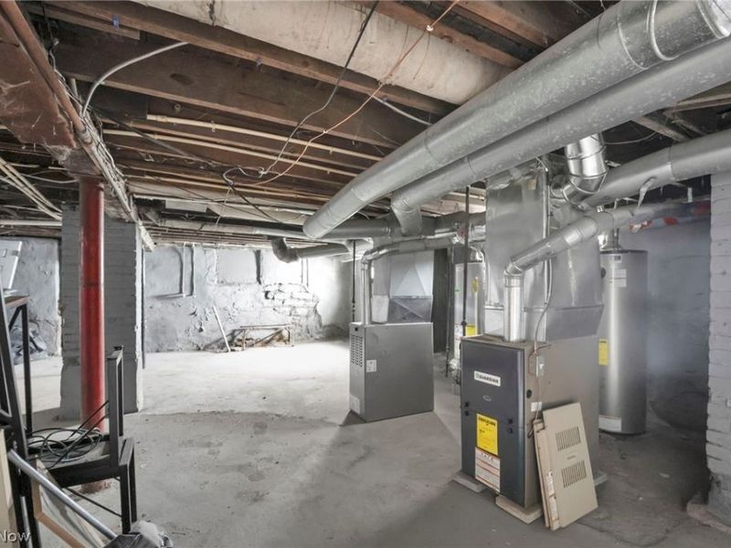 2235 E 101st Street, Cleveland, OH 44106 Photo 39