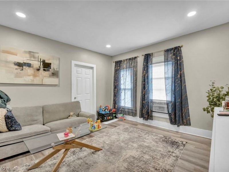 2235 E 101st Street, Cleveland, OH 44106 Photo 9