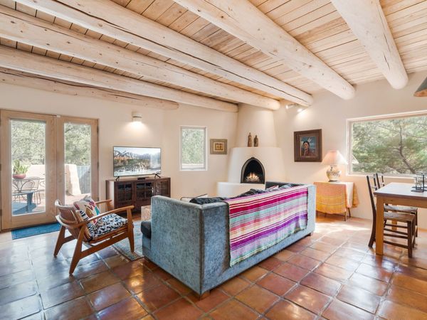 680 La Viveza , Santa Fe, NM 87501