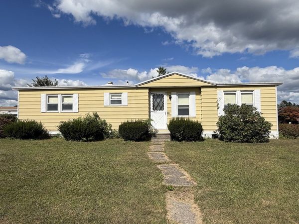 2 Jeffrey Lane, Westfield, MA 01085