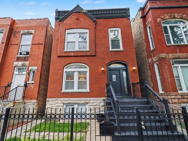 4628 S Langley Avenue , Chicago, IL 60653