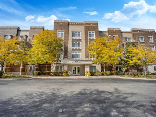 6759 W Forest Preserve Avenue, Unit 306, Chicago, IL 60634