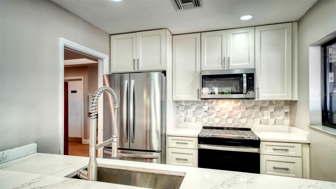 4802 Kestral Park Circle , Unit 22, Sarasota, FL 34231 Photo