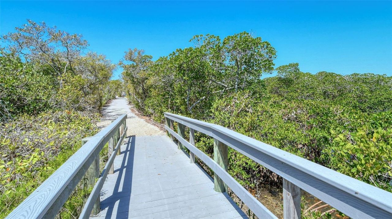4802 Kestral Park Circle , Unit 22, Sarasota, FL 34231 Photo