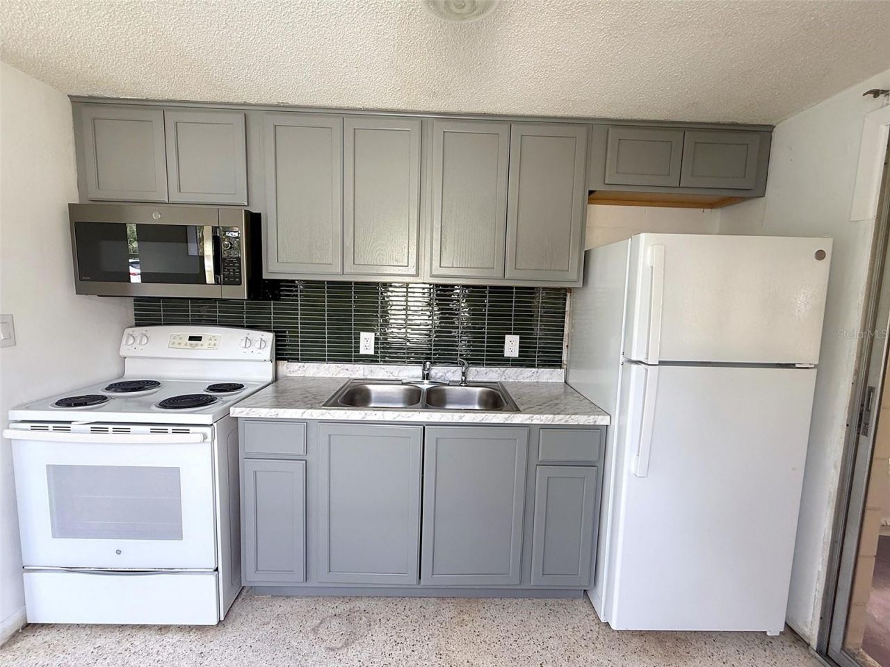 2619 Pompano Drive , Sebring, FL 33870 Photo